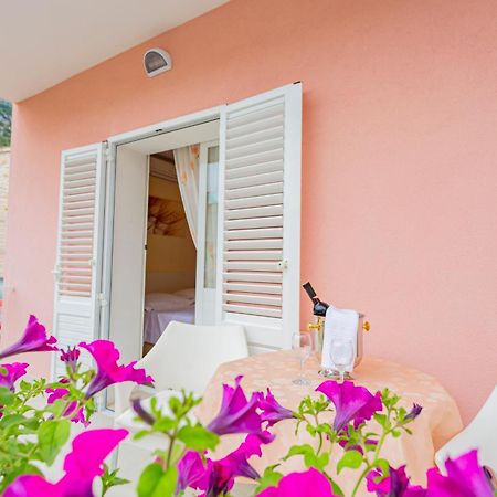 Baska Voda Apartments - Steps From The Beach, Free Parking, Central Location エクステリア 写真