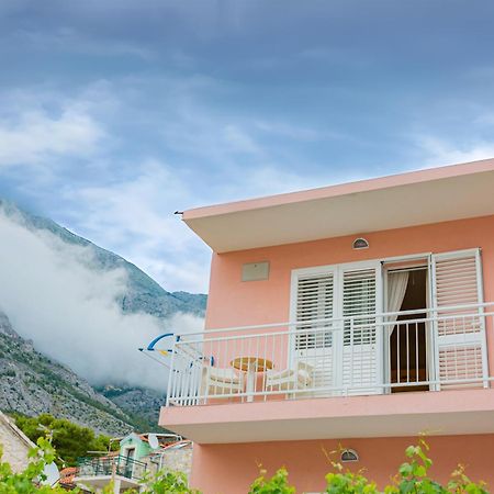Baska Voda Apartments - Steps From The Beach, Free Parking, Central Location エクステリア 写真