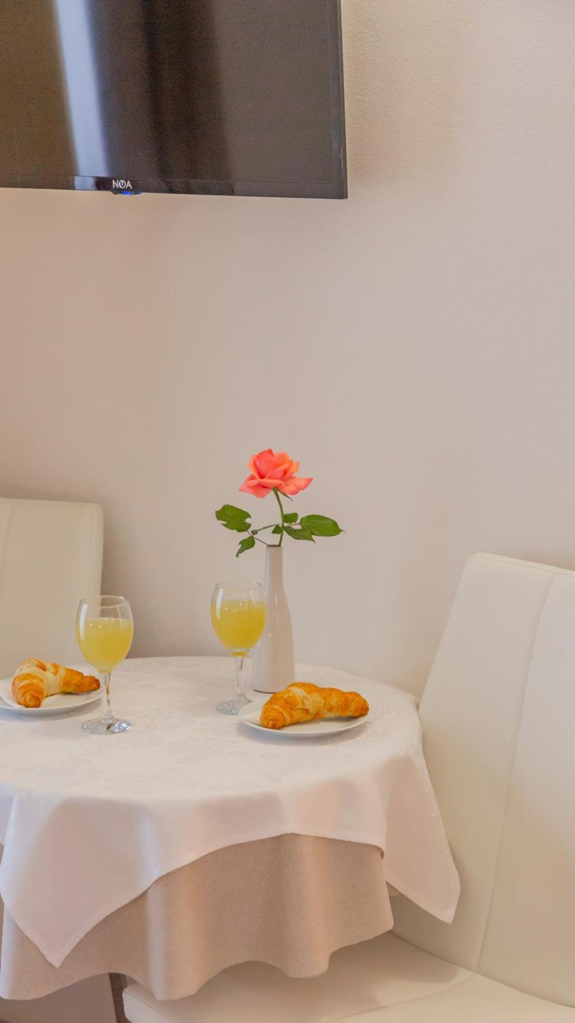 Baska Voda Apartments - Steps From The Beach, Free Parking, Central Location エクステリア 写真