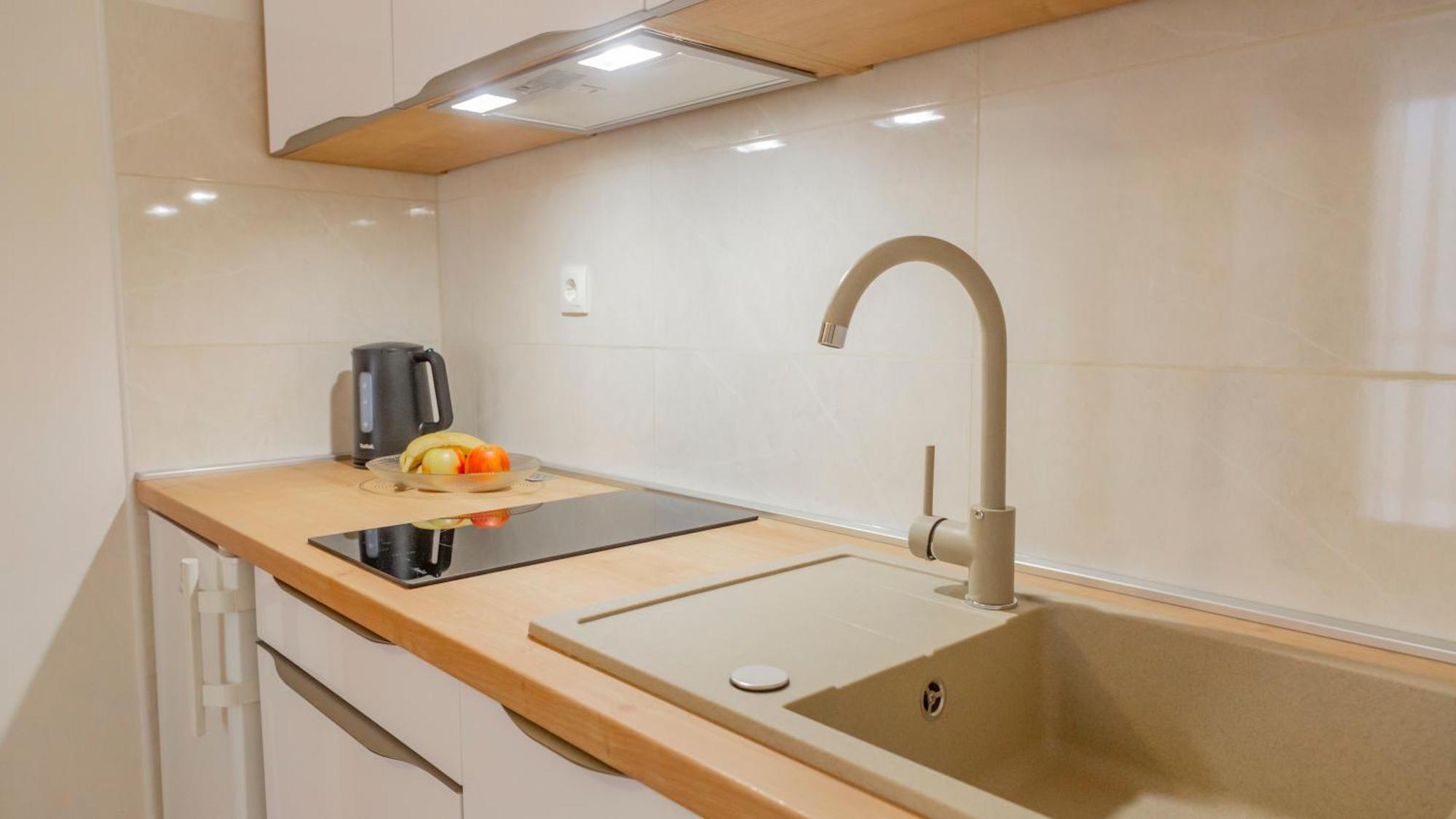 Baska Voda Apartments - Steps From The Beach, Free Parking, Central Location エクステリア 写真