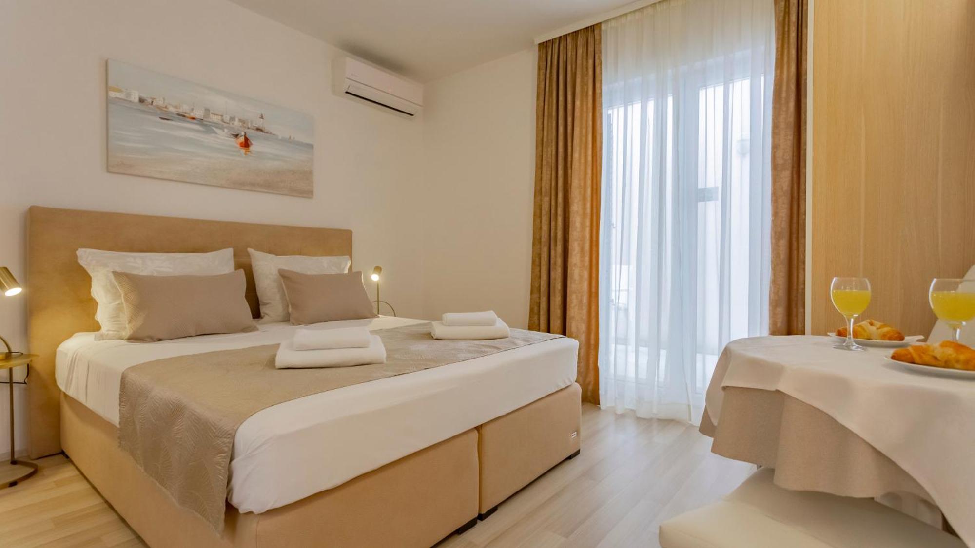 Baska Voda Apartments - Steps From The Beach, Free Parking, Central Location エクステリア 写真