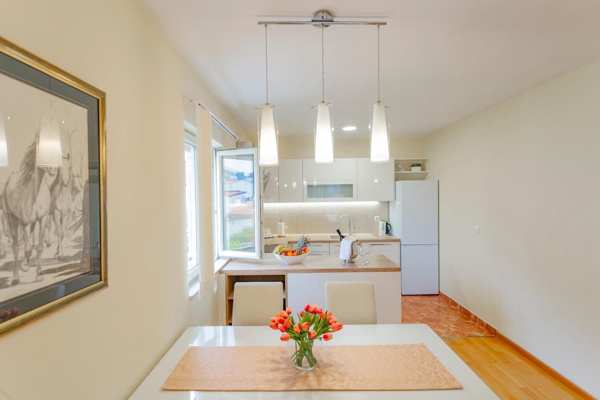 Baska Voda Apartments - Steps From The Beach, Free Parking, Central Location エクステリア 写真