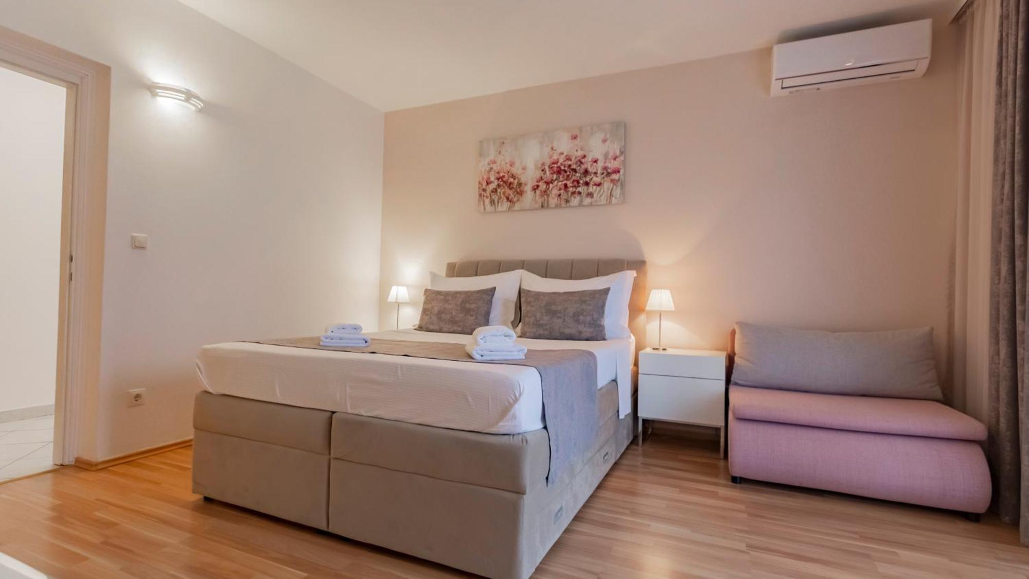 Baska Voda Apartments - Steps From The Beach, Free Parking, Central Location エクステリア 写真
