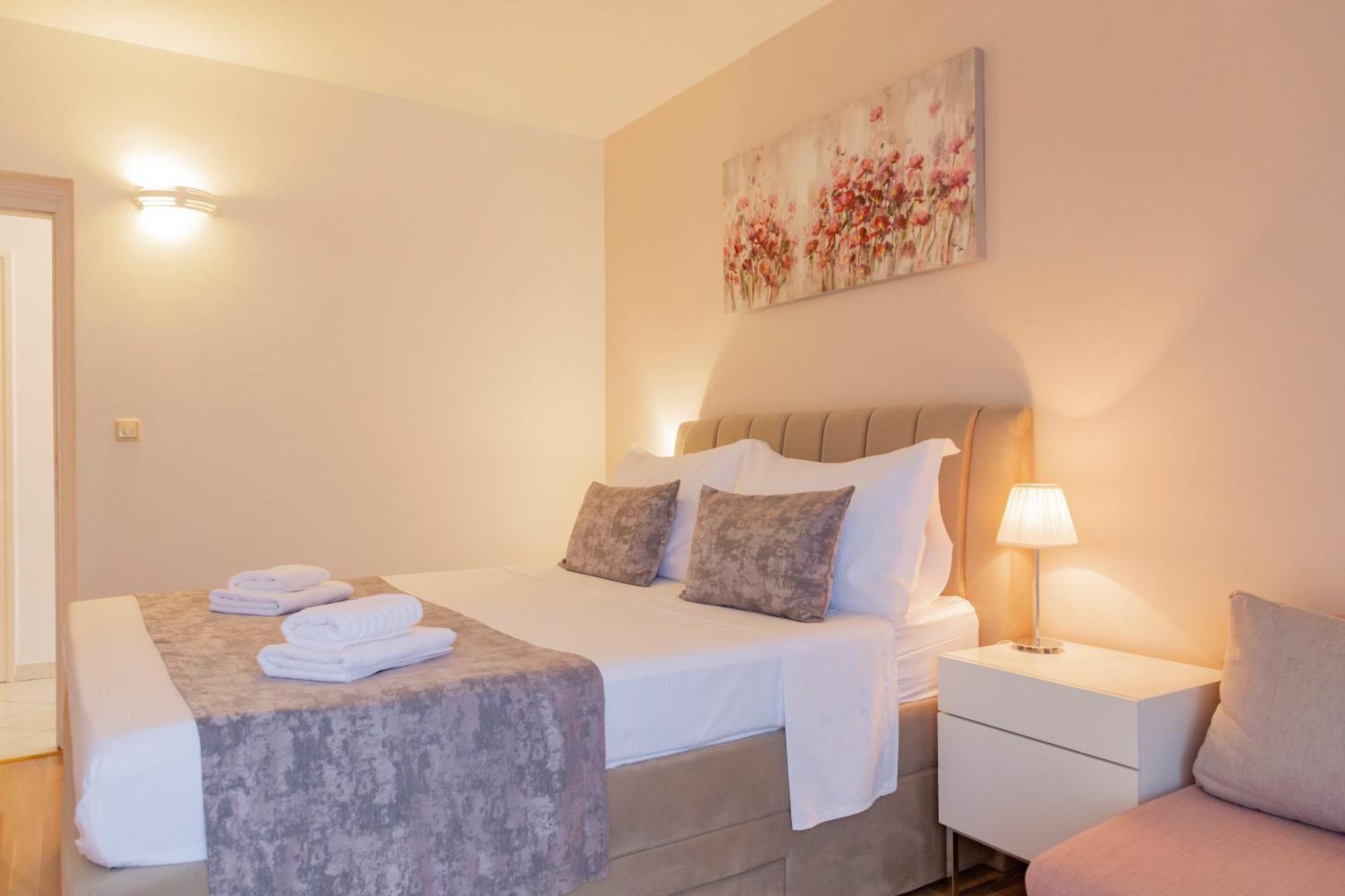 Baska Voda Apartments - Steps From The Beach, Free Parking, Central Location エクステリア 写真