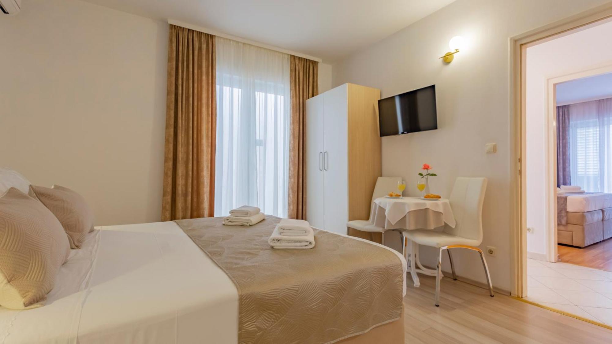 Baska Voda Apartments - Steps From The Beach, Free Parking, Central Location エクステリア 写真