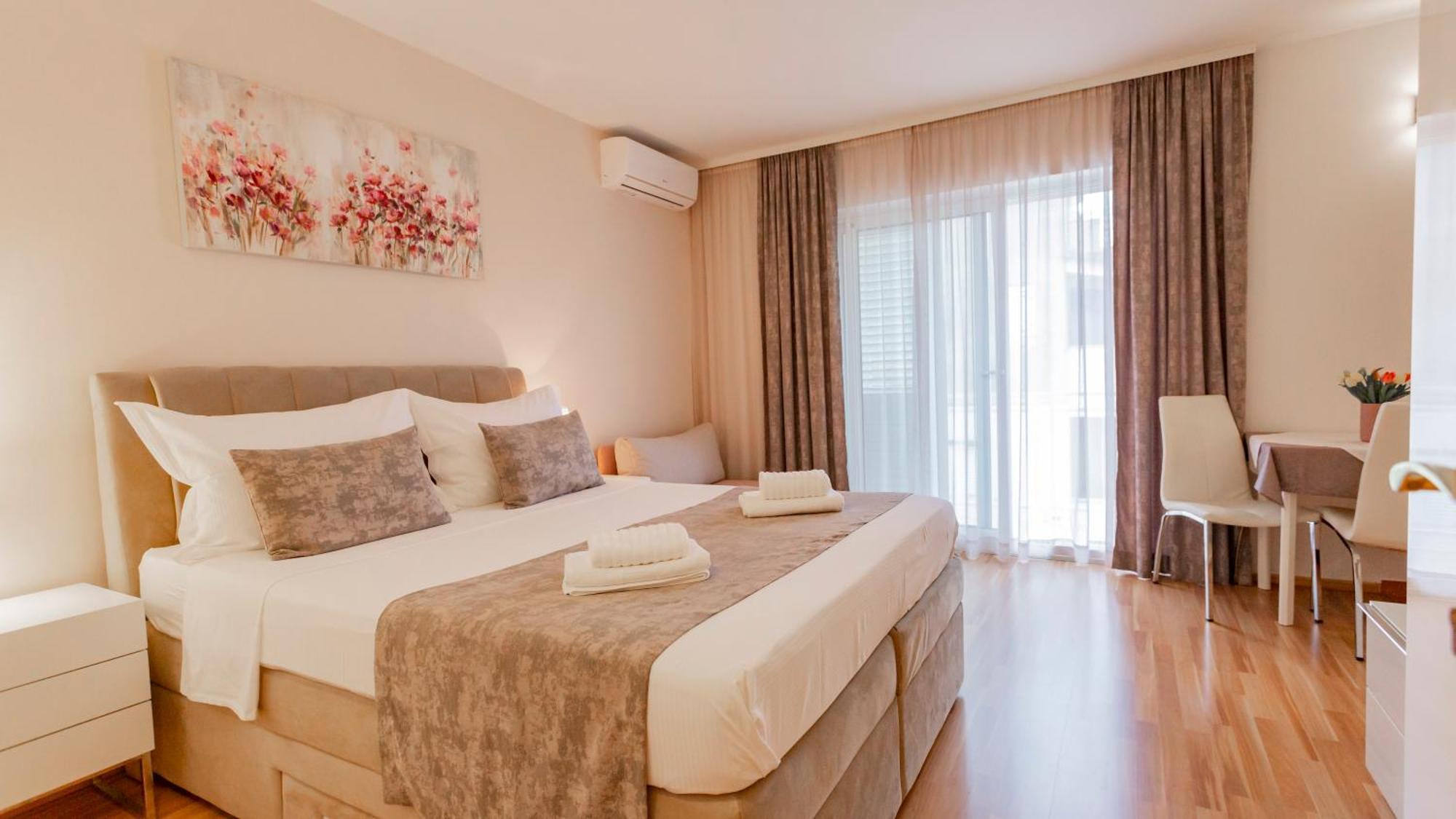 Baska Voda Apartments - Steps From The Beach, Free Parking, Central Location エクステリア 写真