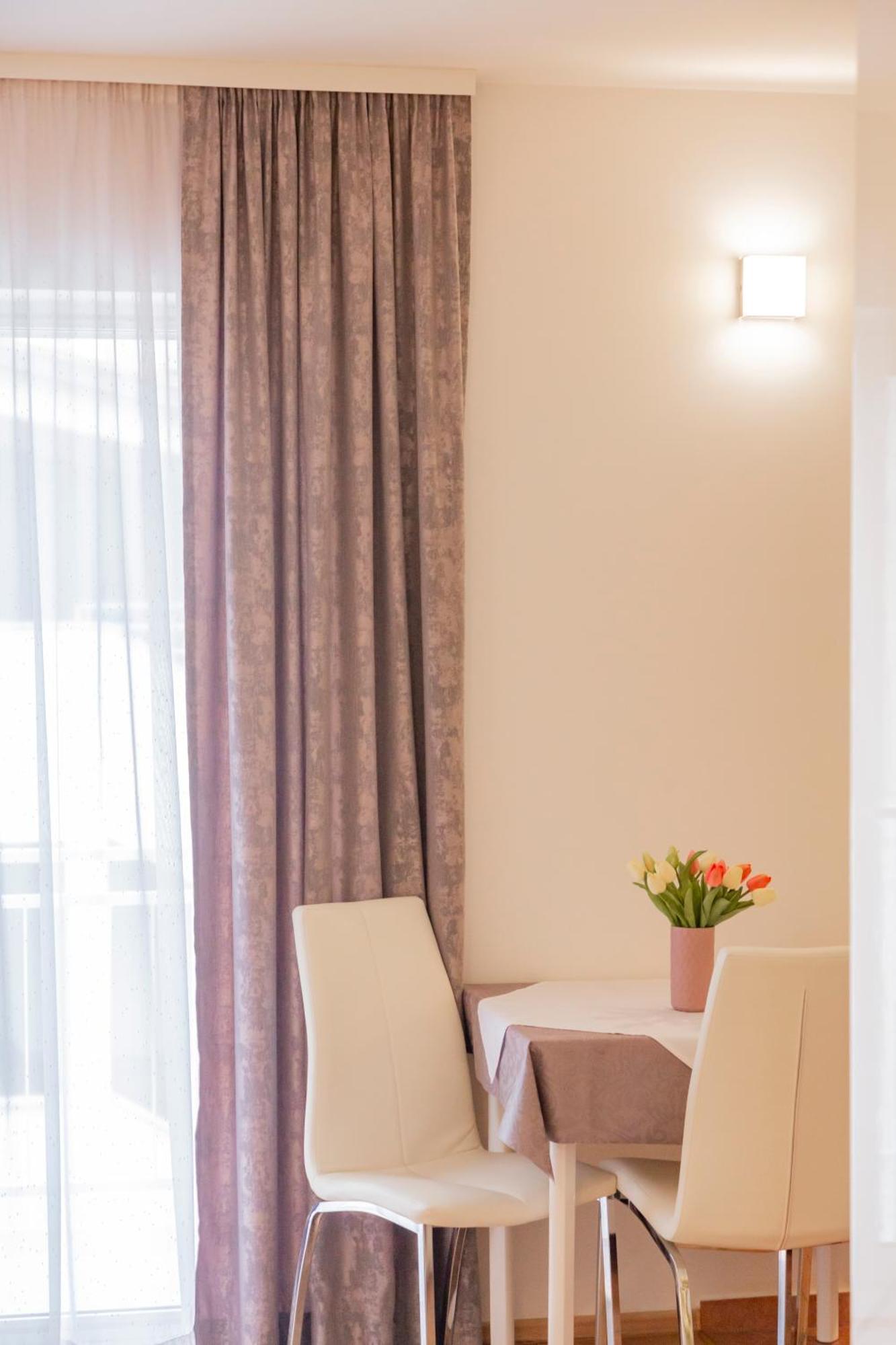Baska Voda Apartments - Steps From The Beach, Free Parking, Central Location エクステリア 写真