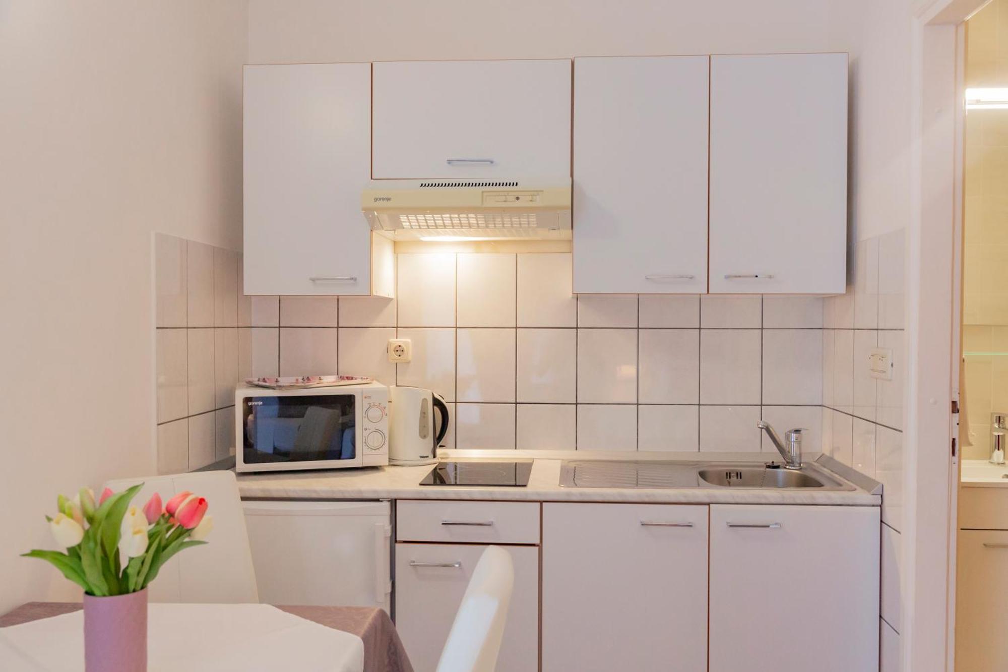Baska Voda Apartments - Steps From The Beach, Free Parking, Central Location エクステリア 写真