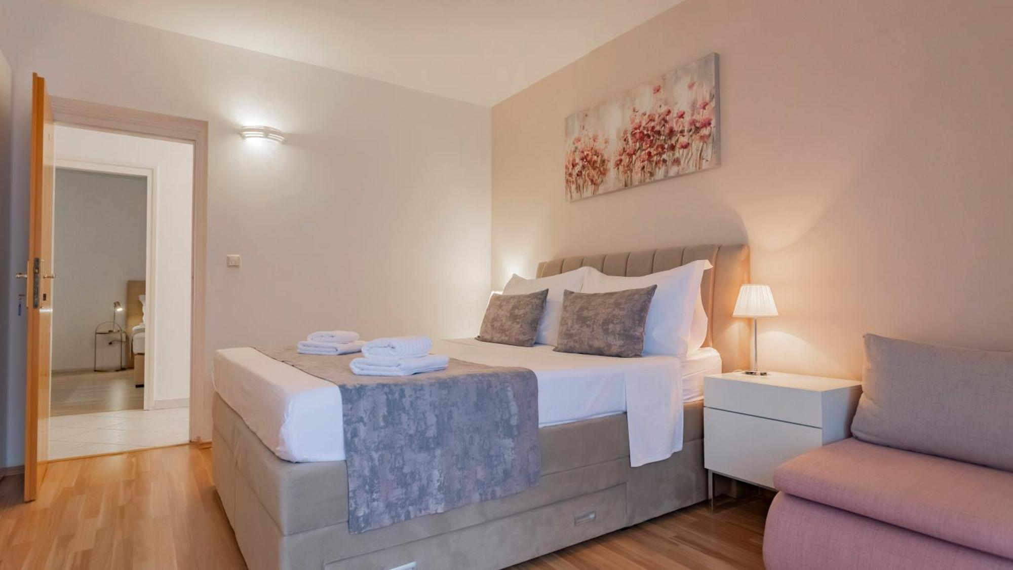 Baska Voda Apartments - Steps From The Beach, Free Parking, Central Location エクステリア 写真