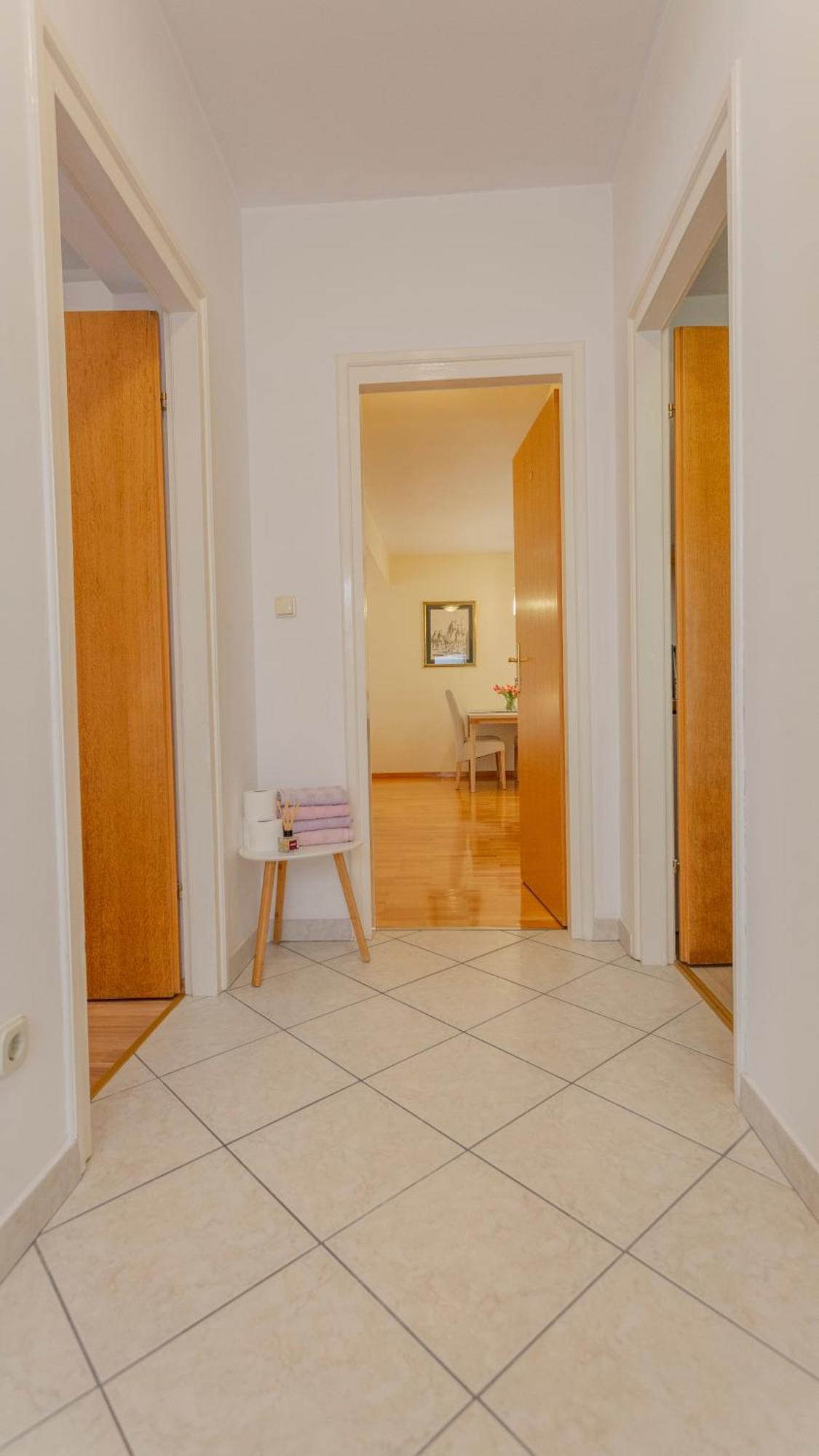 Baska Voda Apartments - Steps From The Beach, Free Parking, Central Location エクステリア 写真
