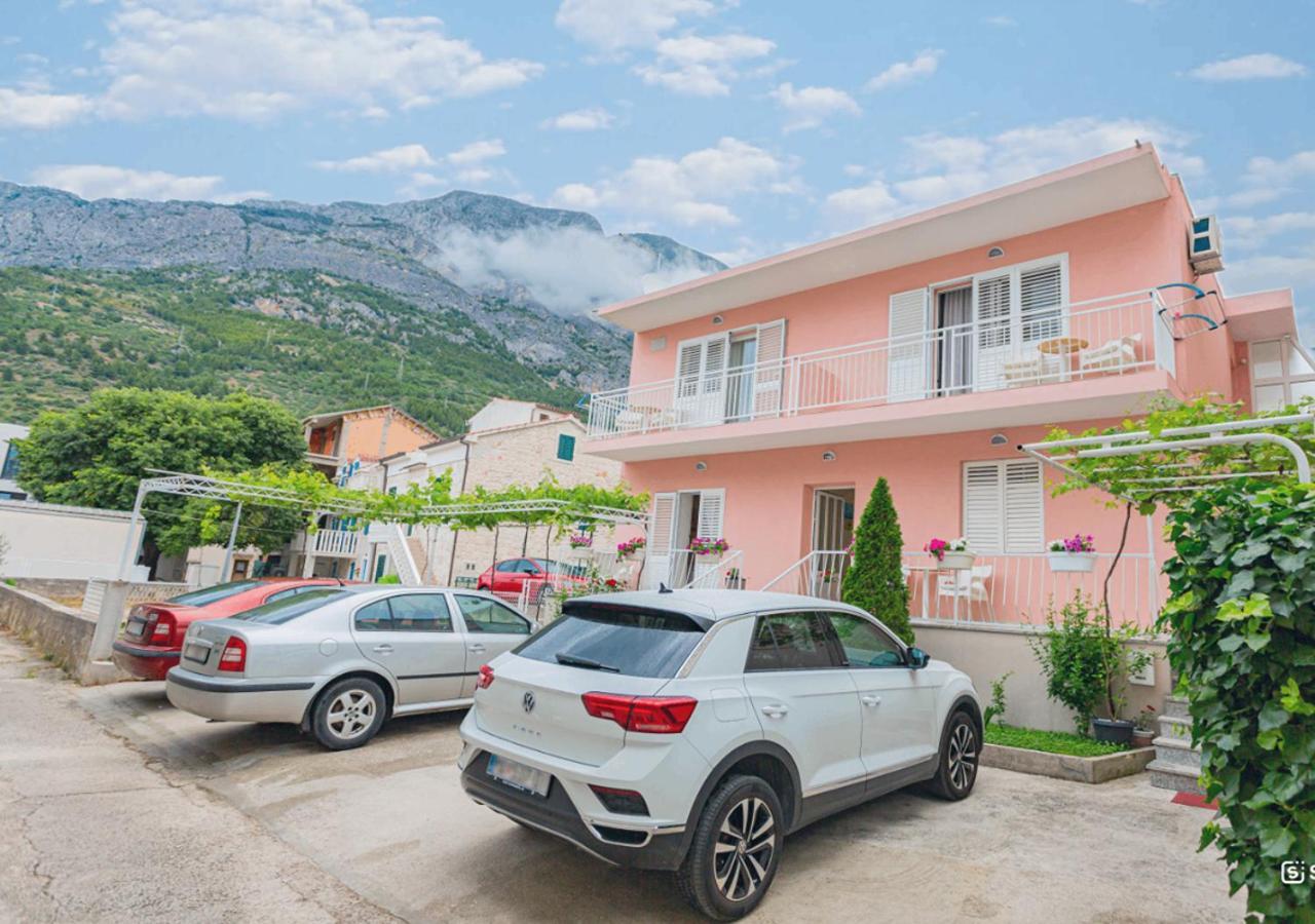 Baska Voda Apartments - Steps From The Beach, Free Parking, Central Location エクステリア 写真