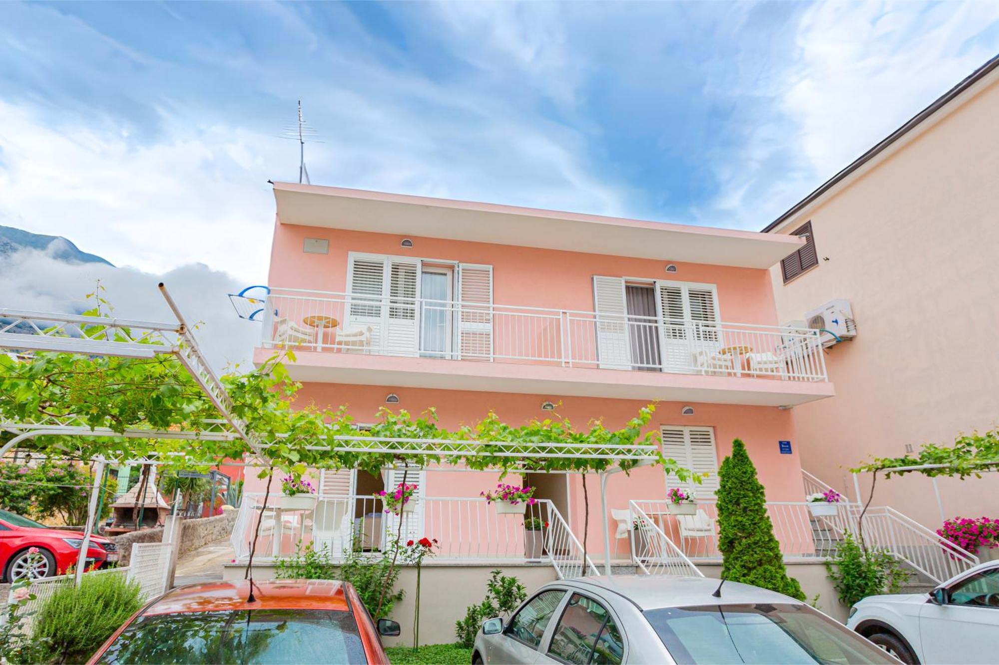 Baska Voda Apartments - Steps From The Beach, Free Parking, Central Location エクステリア 写真